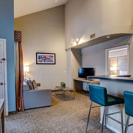 Hawthorn Suites By Wyndham Kent, Wa Eksteriør bilde