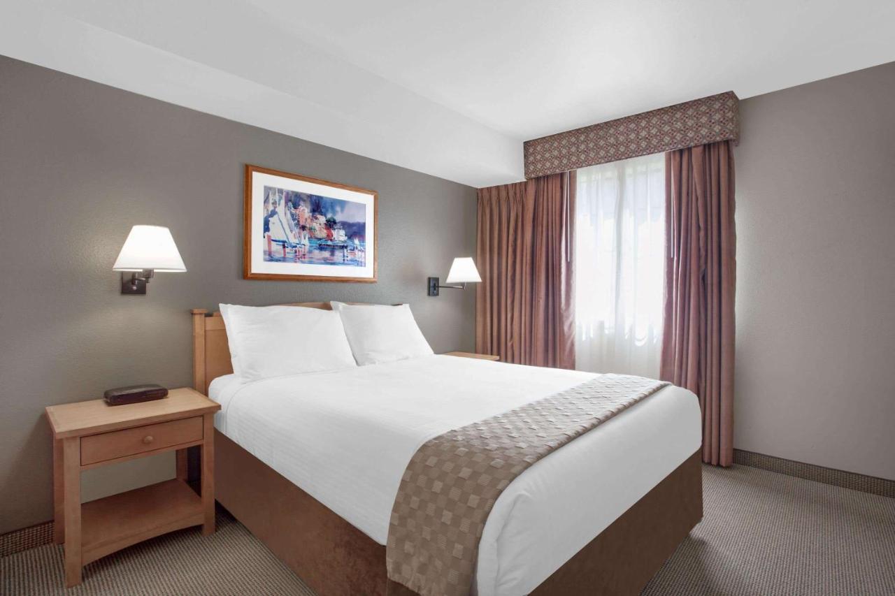 Hawthorn Suites By Wyndham Kent, Wa Eksteriør bilde