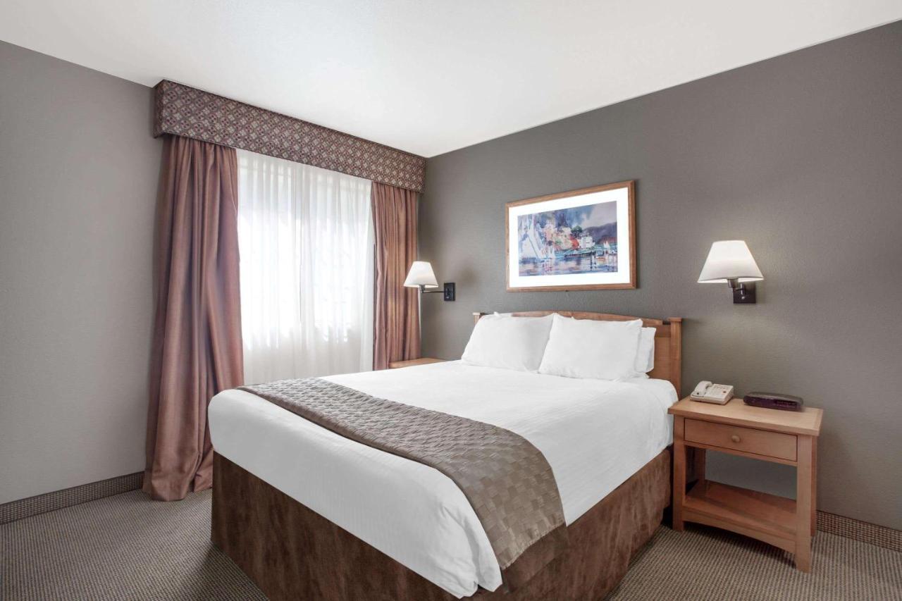 Hawthorn Suites By Wyndham Kent, Wa Eksteriør bilde